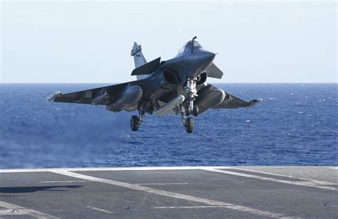 India Picks Rafale M to Meet Carrier Combat Aircraft Requirement ...