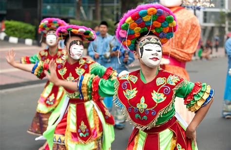 15 Sastra Inggris B UNJ: FALSAFAH DALAM TARIAN TOPENG ADAT BETAWI DKI ...