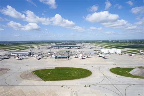 Heathrow airport braced for revenue hit in 2024 despite new passenger high | News | Flight Global