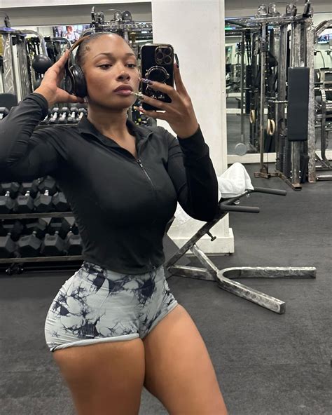 Megan Thee Stallion Shows Off Massive Booty and Natural Hair in Gym ...