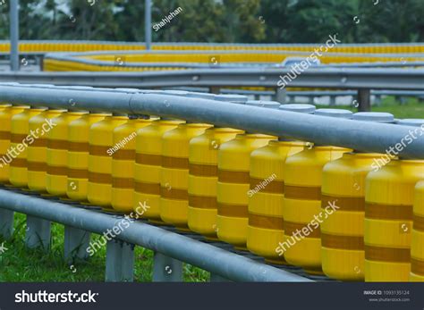 Between Best System Road Dividers Located Stock Photo 1093135124 | Shutterstock