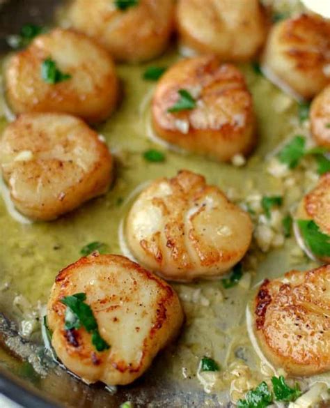 Seared Scallops with Garlic Lemon Butter