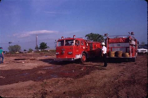 Waco firefighters recall scene at Mount Carmel 25 years after fire ...