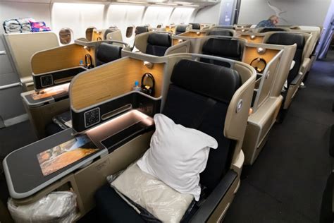 Review - Qantas A330 Business Class, Tokyo Narita - Brisbane - Zac George