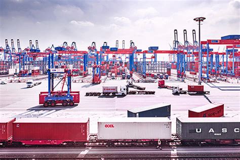 The automated storage blocks at HHLA Container Terminal Burchardkai (CTB) in Hamburg ...