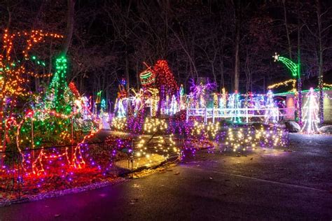 15 Festive Places to See Christmas Lights in PA in 2024 - Uncovering PA