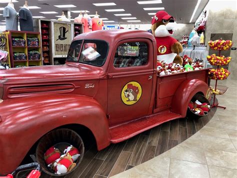 Buc-ee’s, 53,250-square feet convenience store with 120 gas pumps ...