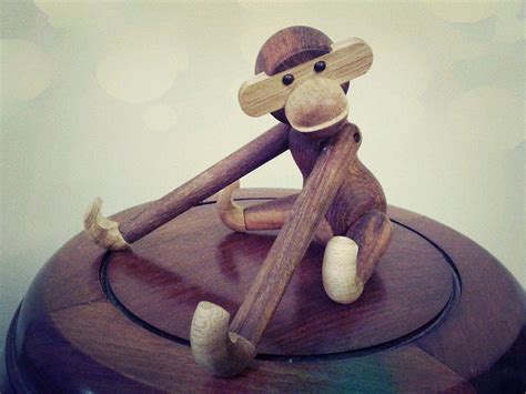 My Wooden Monkey - answering a question from a viewer - MOR10