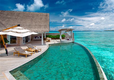 Maldives Luxury Resorts and Stays