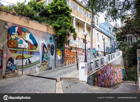 Art graffiti in Valparaiso, Chile – Stock Editorial Photo © wastesoul ...