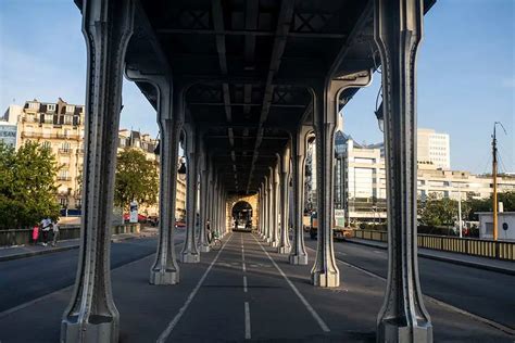 Bir Hakeim Bridge Paris: One Of The Most Beautiful In Paris