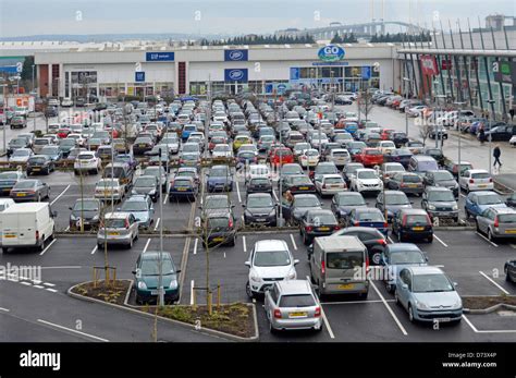 Lakeside retail park car parking facilities at Lakeside retail park Stock Photo: 56020070 - Alamy