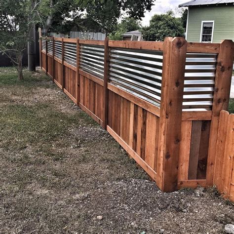Farmhouse privacy fence - Modern Design Pallet fence Pallet-fence Pallet planter...#design # ...