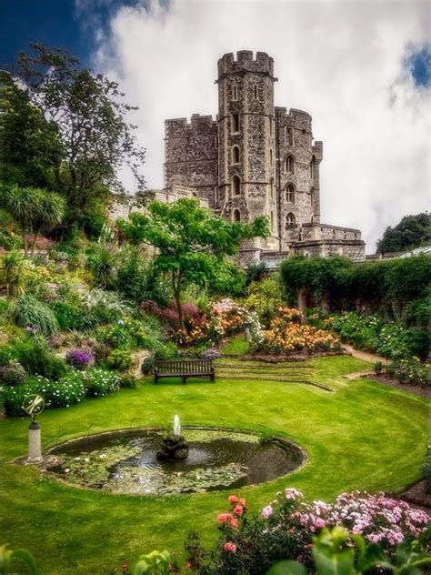 Pin by Dawn Wadsworth on castles | Windsor castle, Castle, Beautiful places