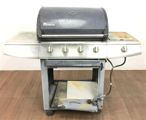 Lot - Charmglow 5-Burner Propane Grill