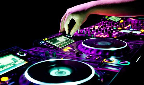 5 Electronic Dance Music Genres That Used to Be Popular Before | Fab Mania