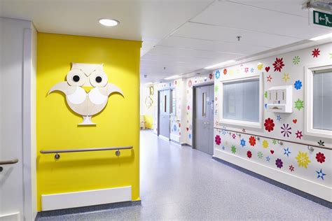 Artists Create Murals in a Children’s Hospital Spreading Happiness -Going the Extra Mile - Art-Sheep