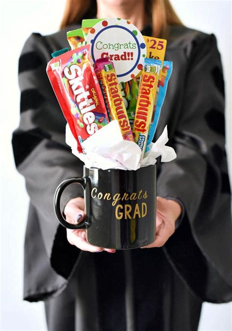 30 Inexpensive DIY Graduation Gifts That Anyone Can Make - Blitsy