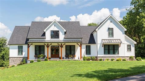 The Modern Farmhouse Floor Plan | Cedar Knoll Builders