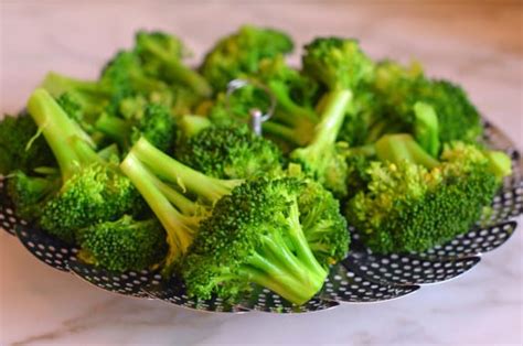 Simple Steamed Broccoli - Once Upon a Chef