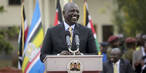 Kenya: William Ruto sworn in as president after divisive election