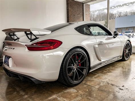 2016 Porsche Cayman GT4 - White and Black • DeMan Motorsport