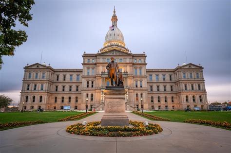 Premium Photo | Michigan state capitol building in lansing