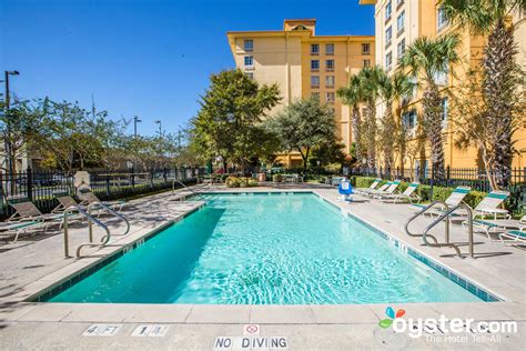 La Quinta Inn & Suites by Wyndham San Antonio Airport Review: What To REALLY Expect If You Stay