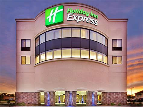 Affordable Hotel in Waterloo, Iowa | Holiday Inn Express Waterloo-Cedar Falls