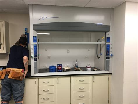 UIC Science and Engineering South (SES) Fume Hood Installation — Autumn ...