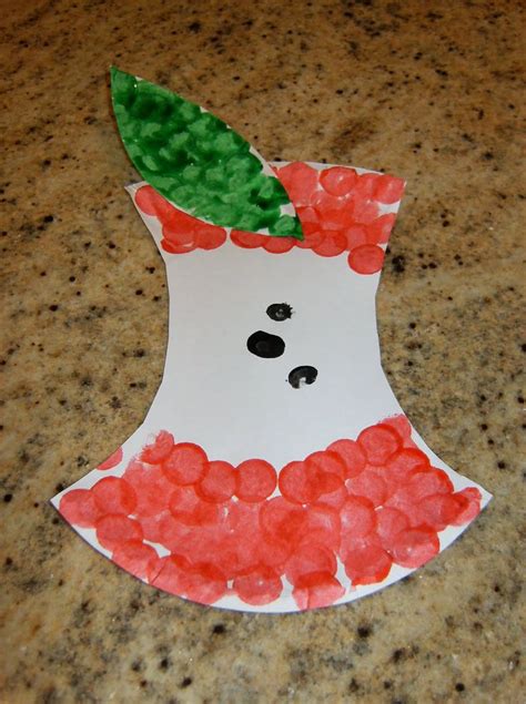 The Many Layers of Me: Apple Art | Halloween crafts preschool ...