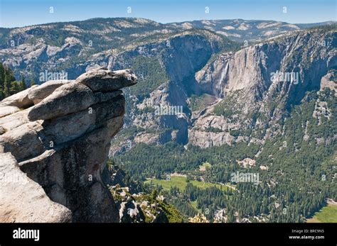 Overhanging Rock seen from Glacier Point, Yosemite National Park ...