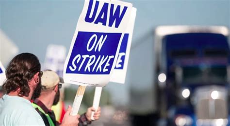 The Potential Impact of the UAW Strike on the Economy - Phonemantra