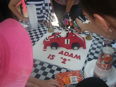 Roary The Racing Car - CakeCentral.com