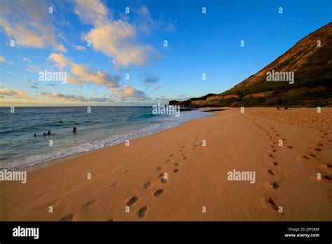 Sunrise, Sandy Beach Park, Hawaii Kai, Oahu, Hawaii Stock Photo - Alamy