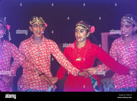 Folk Dance, Himachal Pradesh Stock Photo - Alamy