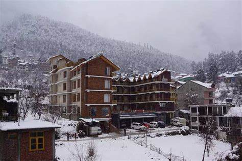 These pretty hotels in Manali are perfect for enjoying snowfall ...