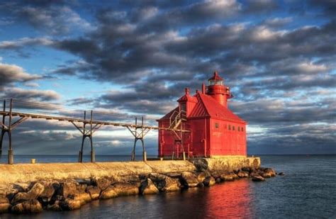 20 Wonderful Lighthouses of Wisconsin - Paulina on the road