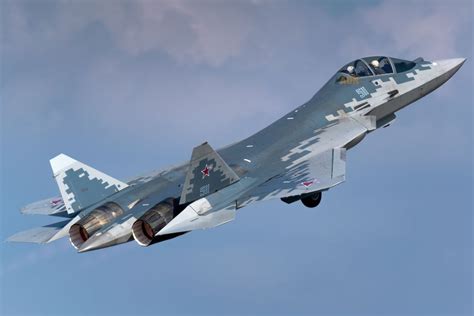 Sukhoi Su-57 de dois assentos controlará o drone de combate Okhotnik ...