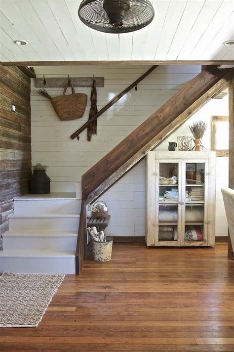 80 Modern Farmhouse Staircase Decor Ideas (65) | Staircase decor, Farmhouse staircase, Farmhouse ...