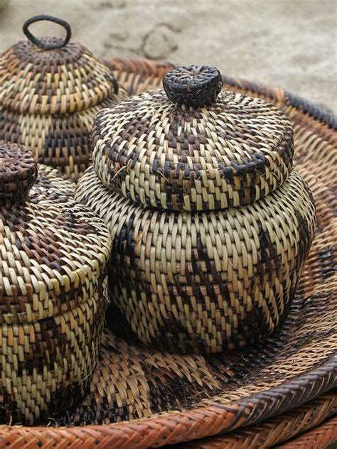 Mangyan Hand-woven Basketry | Hand weaving, Basket weaving, Filipino art