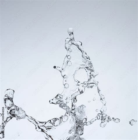 Agua en movimiento Stock Photo | Adobe Stock