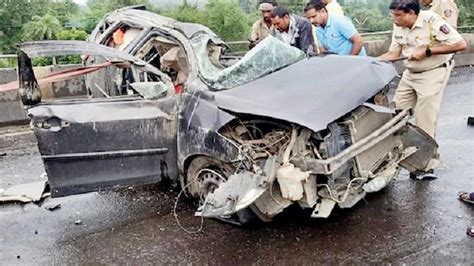 Another major accident on Mumbai-Ahmedabad Highway