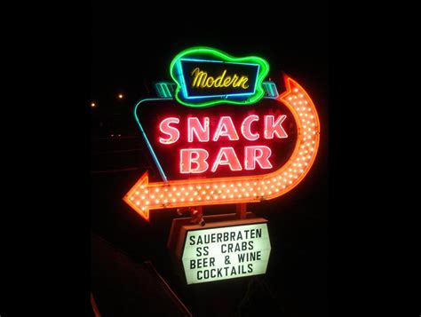 PHOTOS: America's Best Diners | Vintage neon signs, Diner sign, Neon signs