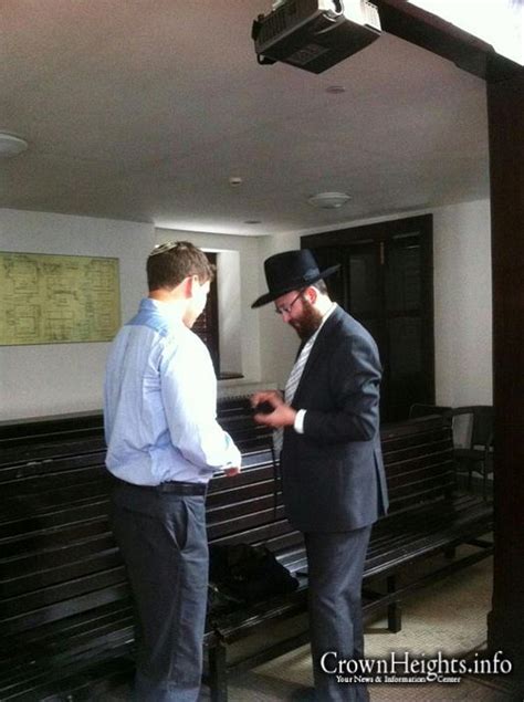 Picture of the Day: Avner Netanyahu Puts on Tefillin | CrownHeights.info – Chabad News, Crown ...