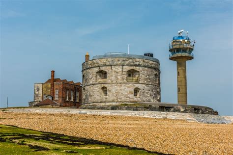 Calshot Castle - History, Travel, and visiting information