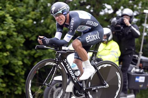 Rigoberto Uran in Giro d'Italia lead after convincing time trial ...