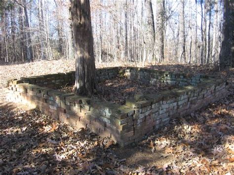 Itawamba Co., MSGenWeb: Unmarked Grave in Maxey Cemetery