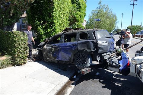 Neighbor watched Anne Heche burn up inside wrecked car - Patabook News