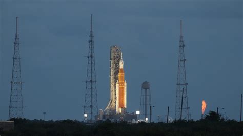 NASA's moon rocket grounded for a second time